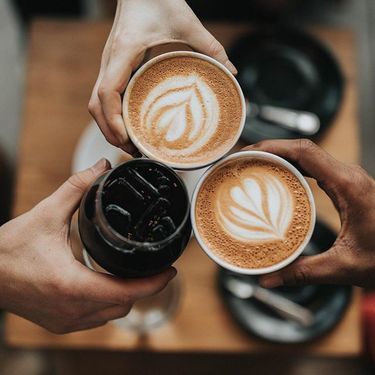 相席カフェとは 話題の相席カフェで出会いを調査 一人でも大丈夫 Lovely