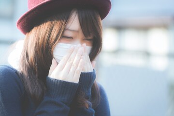 妊娠初期のくしゃみの胎児への影響は？妊娠中くしゃみで腹痛を感じたら？