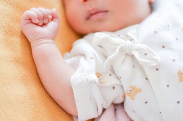 赤ちゃんの痙攣の症状と原因、対処法解説！新生児のひきつけに要注意