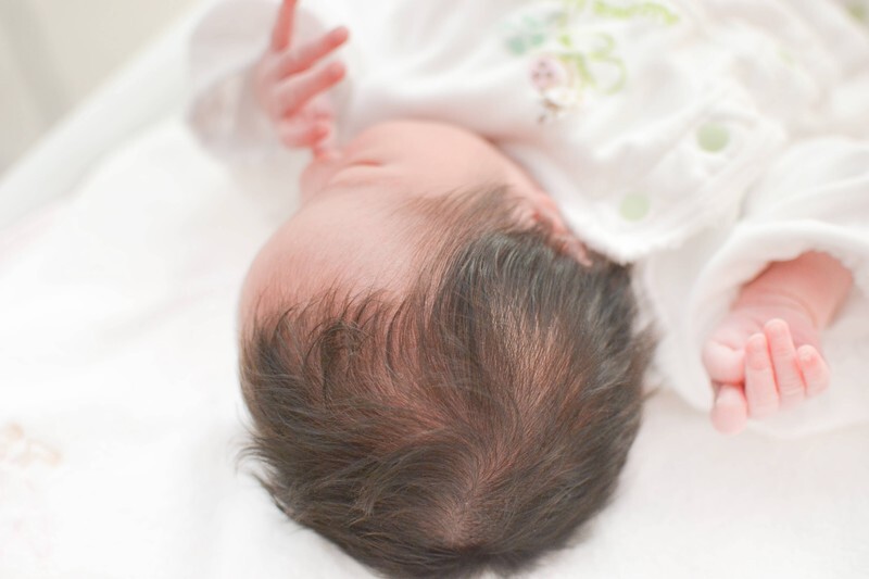 赤ちゃんの頭の形がいびつ 絶壁 長い 矯正する方法は Lovely