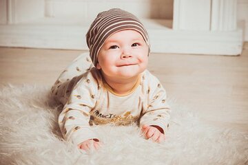 新生児の服装の選び方は？春夏秋冬生まれ季節別におすすめ紹介！