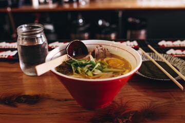 【夢占い】ラーメンの夢の意味15選！幸運を示しているの？