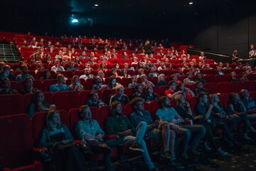 【夢占い】映画の夢の意味9選！映画館/見る