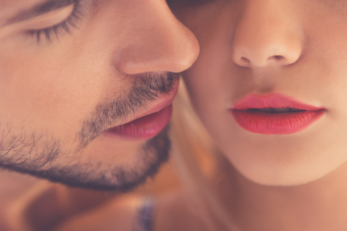 キスしたい って言われた 女性と違う 男性心理と対処法 Lovely