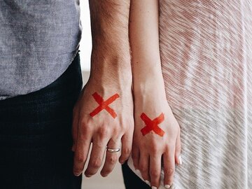彼女に浮気される夢の意味15選【夢占い】吉夢？予知夢になる？