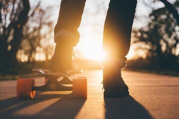 スケボーの夢が示す意味25選【夢占い】乗りこなす・練習・転倒など