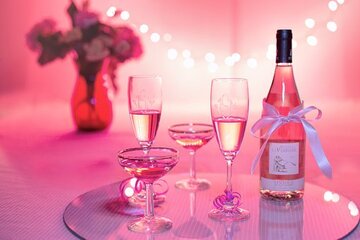 オンライン飲み会を楽しむ遊びやゲーム15選｜背景変更＆エンタメ感増し！