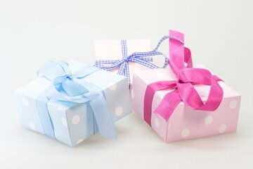 7月6日の誕生石・誕生花・星座・運勢・相性は？【365日誕生日占い】