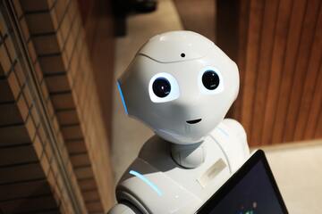 【夢占い】ロボットの夢が表す意味15選！話す・戦う・乗る・飛ぶなど