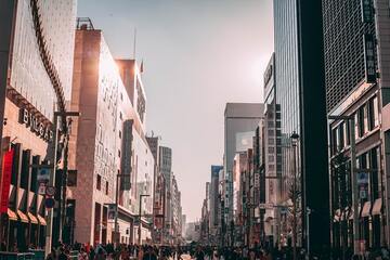 【夢占い】商店街に関する夢の24の夢の意味を解説！気力・仕事運