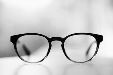 100均の老眼鏡9選｜あなたに合った度数の選び方も紹介！