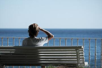 人を探す夢の意味19選【夢占い】家族・恋人・好きな人・会えないなど