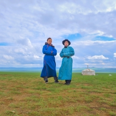 モンゴルの民族衣装の名前や小物をチェック 煌びやかでかわいい Lovely