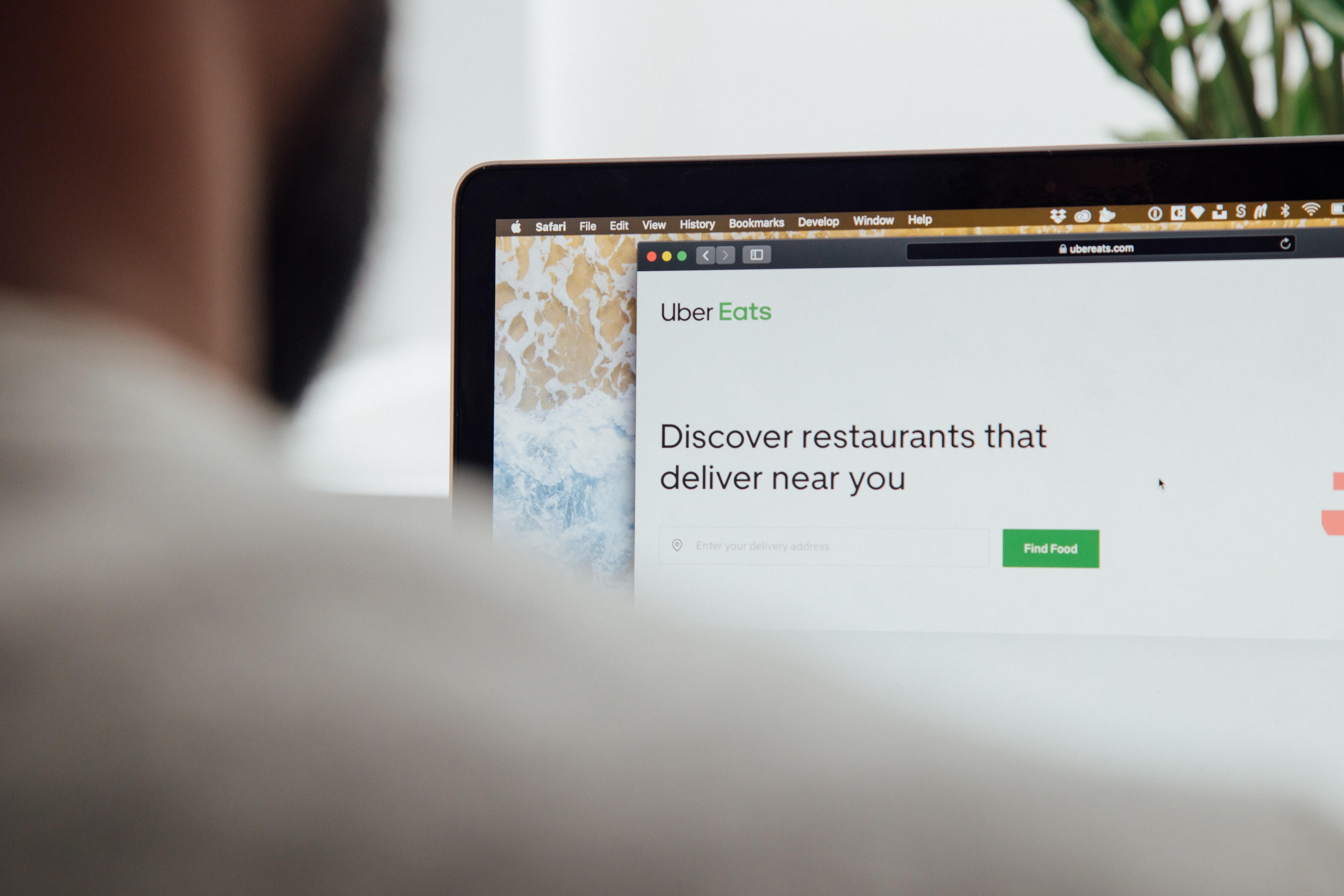 UberEats（ウーバーイーツ）の宅配料月額980円の定額制は5回以上でお得 